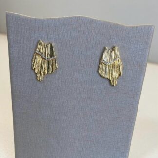 Brinco Mapa com Zircônias Banhado a Ouro 18k