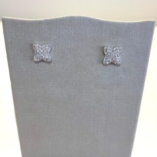 Brinco Trevo Cravejado de Zircônias de Prata 925