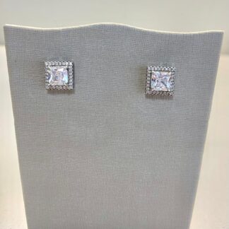 Brinco Quadrado Cravejado com Zircônias de Prata 925