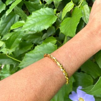 Bracelete Torcido G Banhado Ouro 18k