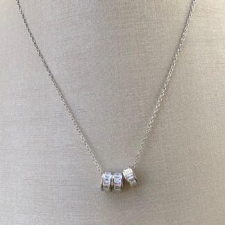 Colar com Pingentes de Mini Argolas em Prata 925