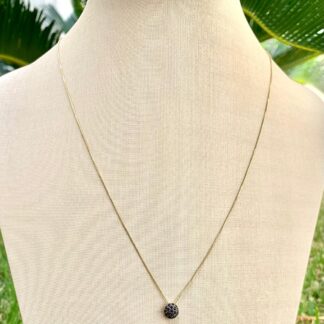 Colar Ponto de Luz com Zircônias Negras Banhado a ouro 18k.