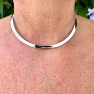 Aro Achatado em Ródio Branco