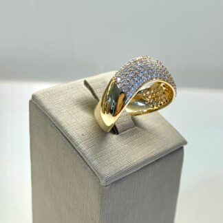 Anel Ondas Cravejado de Zircônias em Prata 925 com Banho De Ouro