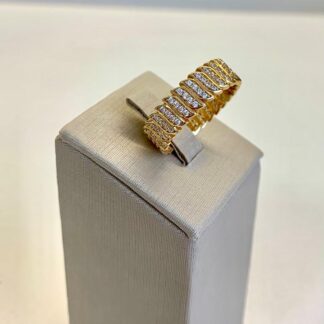 Anel de Prata 925 com Banho de Ouro 18k Cravejado com Zircônias