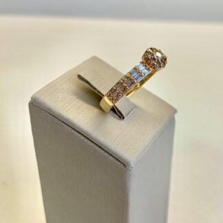 Anel Flor Cravejada de Zircônias com Baguetes Banhado a Ouro 18k