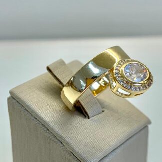 Anel com Zircônia Oval Banhado Ouro 18k