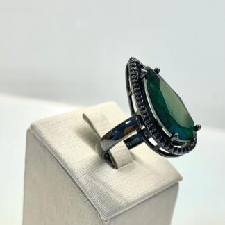 Anel Gota de Esmeralda com Zircônias Negras em Ródio Negro