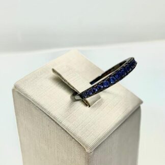 Meia Aliança de Zircônia Azul em Ródio Negro