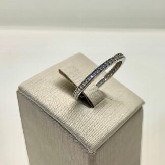 Aliança de Zircônias em Prata 925