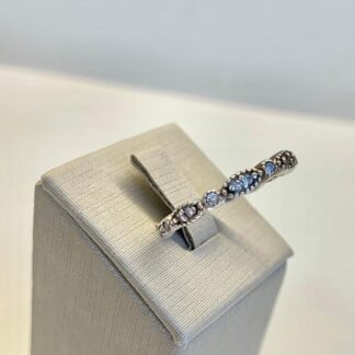 Anel com Zircônias em Prata 925