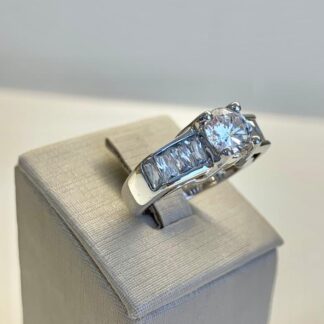 Anel Solitário em Prata 925