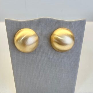 Brinco Botão Escovado Banhado a Ouro 18k