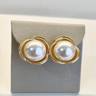 Brinco Flor Pérola Banhado Ouro 18k