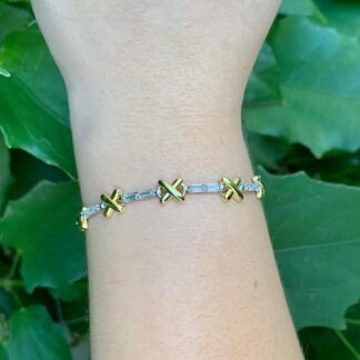 Pulseira com detalhe em X com Baguetes em Ródio Branco