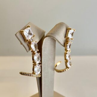 Brinco Ear Cuff Zircônias com Zircônias Banhado a Ouro18k