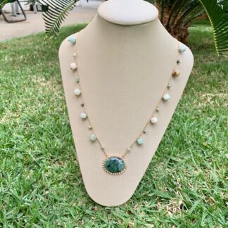 Colar de Amazonita com Pingente de Esmeralda Banhado a Ouro 18k