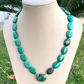 Colar Oval Turquesa Zion com Esmeralda Banhado Ouro 18k