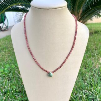 Colar de Turmalina Rosa com Esmeralda Banhado Ouro18k