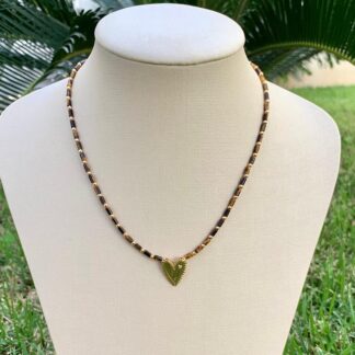 Colar Olho de Tigre com Coração Banhado Ouro 18k