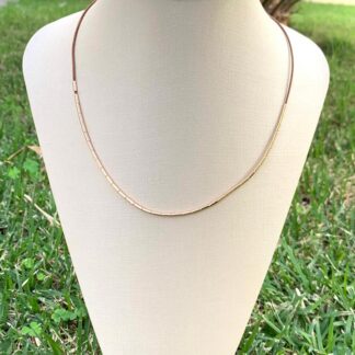 Colar de Couro com Canutilho Banhado Ouro18k