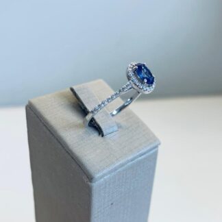 Anel Oval Tanzanita em Prata 925