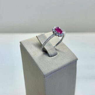 Anel Oval Rubi em Prata 925
