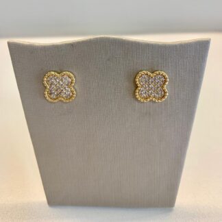 Brinco Trevo G Cravejado de Zircônias Banhado a Ouro18k