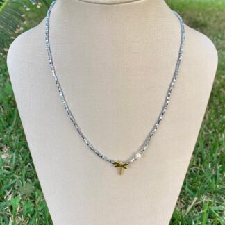 Colar Hematita com Libélula Banhado Ouro 18k