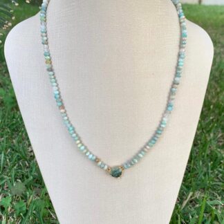 Colar Jade Menta  com Gota de Esmeralda Banhado a Ouro18k