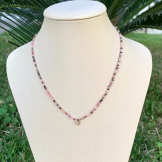 Colar de Turmalina Rosa com Mini Coração Banhado Ouro18k