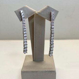 Brinco Riviera Fio Cravejado de Zircônias Brancas em Ródio Branco