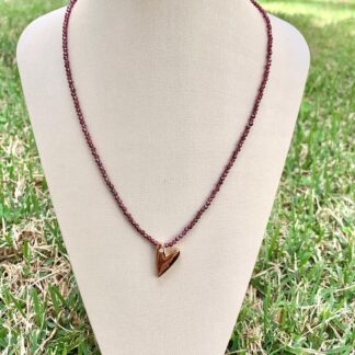 Colar Pedra Natural Granada Pingente de Coração Banhado a Ouro18k