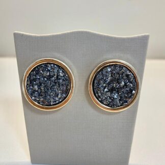 Brinco Redondo com Detalhes em Resina Banhado a Ouro18k