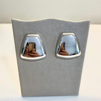 Brinco Liso em Ródio Branco