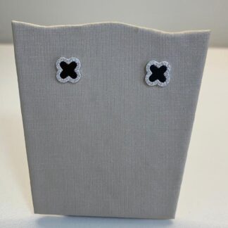 Brinco Trevo Onix com Zircônias em Prata 925