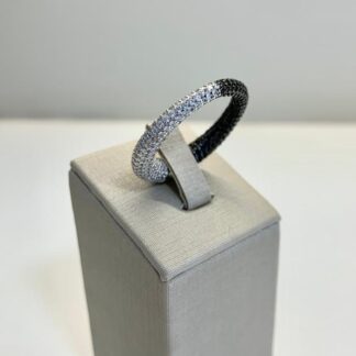 Anel com Zircônias Negras e Zircônias Brancas em Prata 925