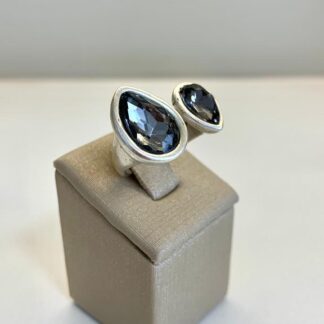 Anel Gotas de Cristal Fumê em Zamac