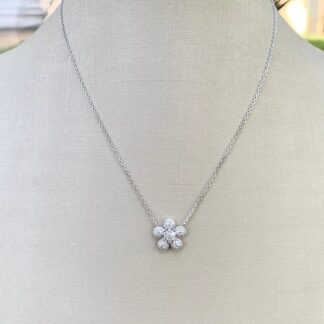 Colar 5 Pétalas Cravejadas com Miolo em Flor de Prata 925