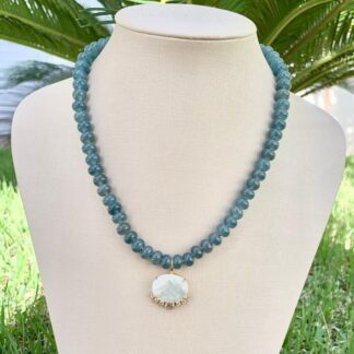 Colar Jade Angelita Leitosa com Água Marinha Banhado a Ouro18k