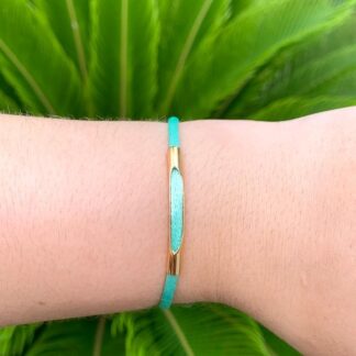 Pulseira Fio de Seda Verde com Detalhe banhado a Ouro18k