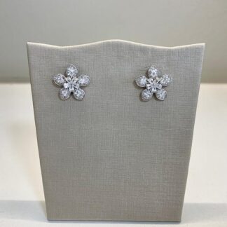 Brinco 5 Pétalas com Zircônias Brancas em Prata 925.