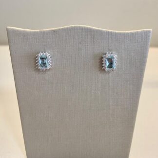 Brinco Retangular Zircônia Azul em Ródio Branco