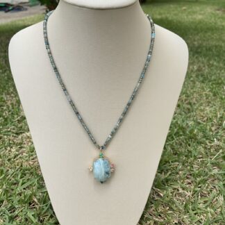 Colar de Pedras Naturais de Apatita com Água Marinha Banhado a Ouro18k