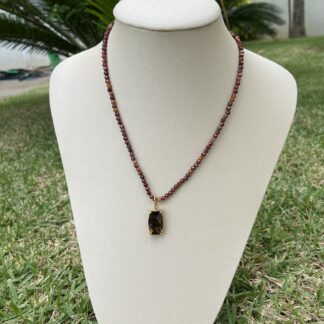 Colar de Pedra Natural Granada com Pingente em Granada Banhado a Ouro18k