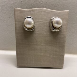 Brinco Orgânico com Pérola em Ródio.