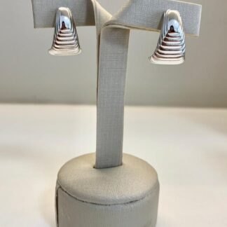 Brinco Detalhe Riscado em Ródio Branco