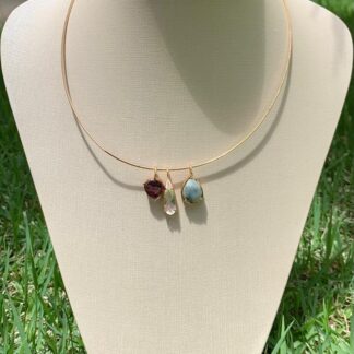 Aro com Pingentes de Ametista, Cristal e Esmeralda Banhado a Ouro18k