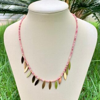 Colar Rodocrosita com Pingentes de Folhas Banhado a Ouro18k