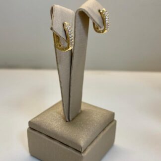 Brinco Retangular P Cravejado de Zircônias Banhado a Ouro18k